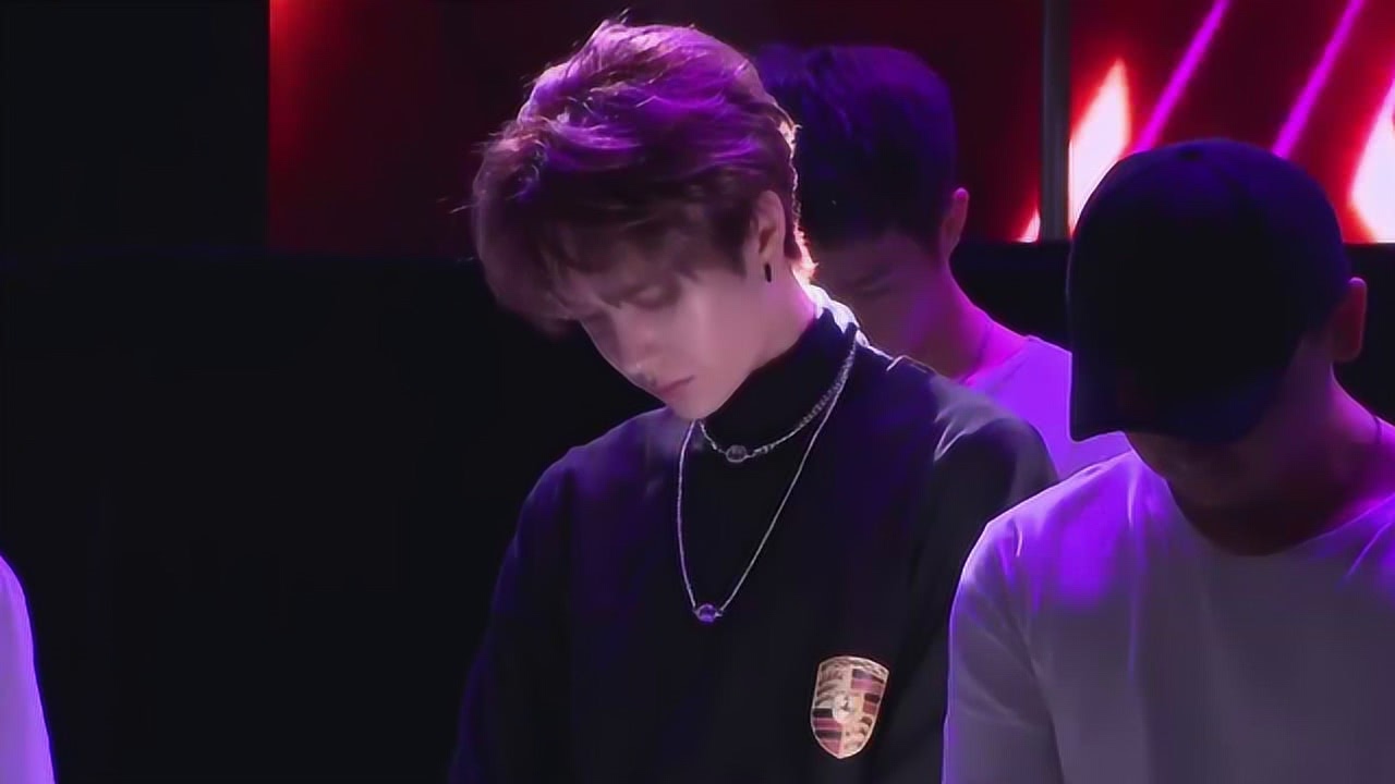 王一博炫舞魅力,最新舞蹈震撼舞台