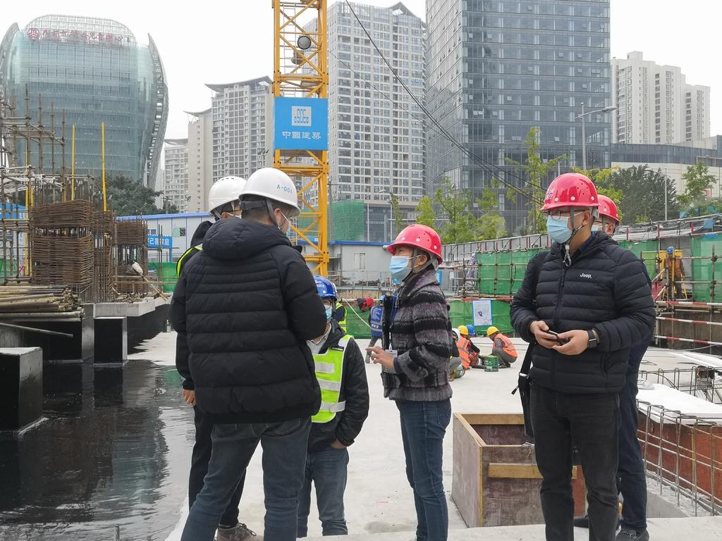 成都工地人最新动态,繁忙建设背后的故事揭秘