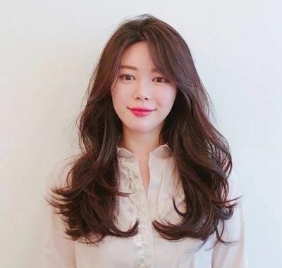 引领潮流的发型趋势,女性发型灵感源泉,2019年最新流行趋势解析