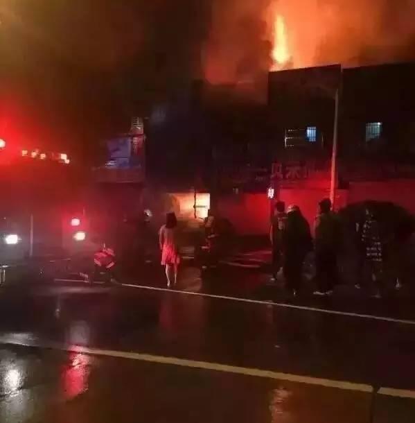 苏州火灾最新消息深度报道,目击者亲历,救援进展及后续影响分析