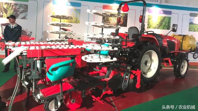 最新久保田玉米收割机,科技驱动农业高效前行