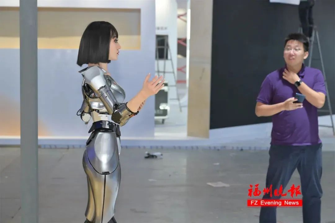 最新机器人女性,科技与生活融合之美的重塑