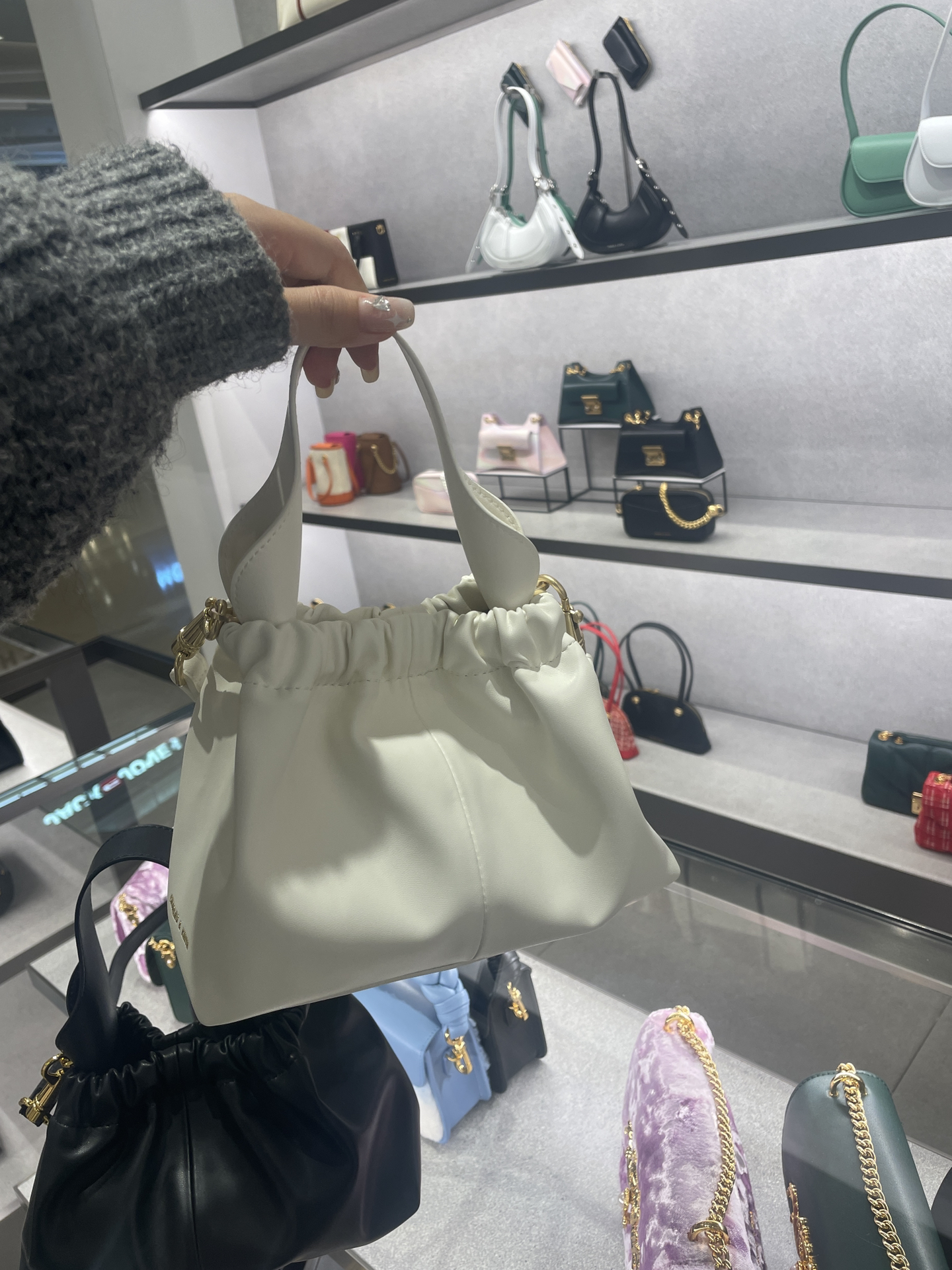 小CK云朵包,时尚轻盈的梦幻之选