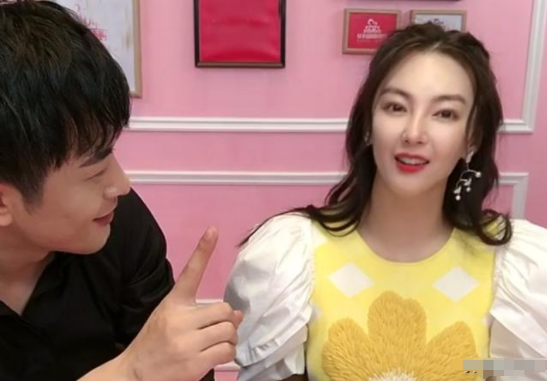 张雨绮与辛巴跨界合作直播,掀起热潮!