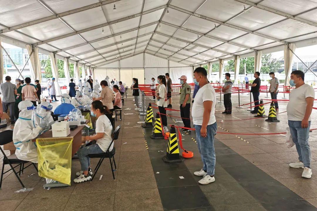 北京市核酸检测名单更新,疫情防控措施再度升级